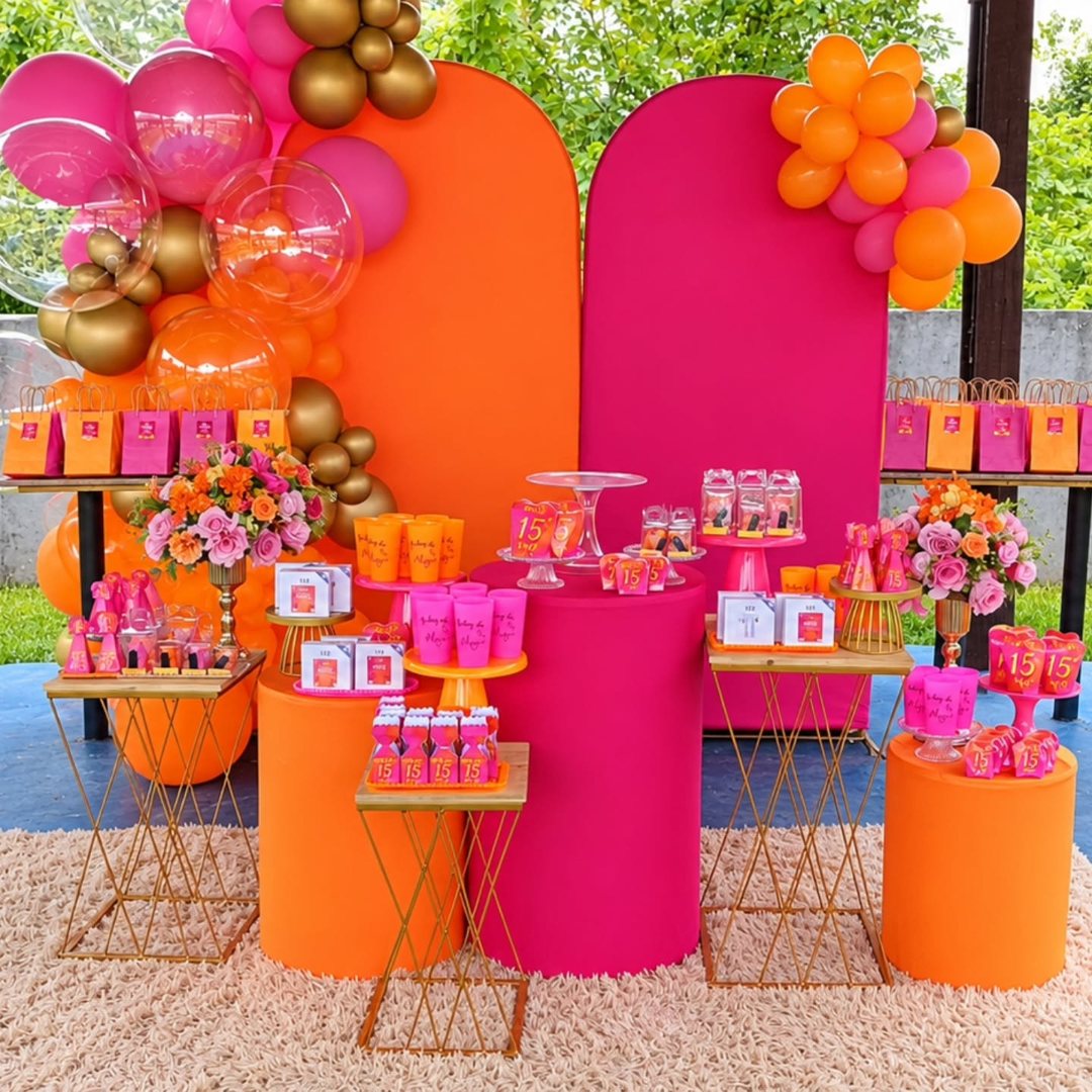 Festa colorida com balões rosa, laranja e dourado